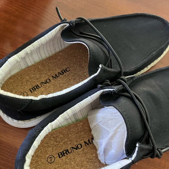 Ladies boat shoes. - Picture 2 of 3